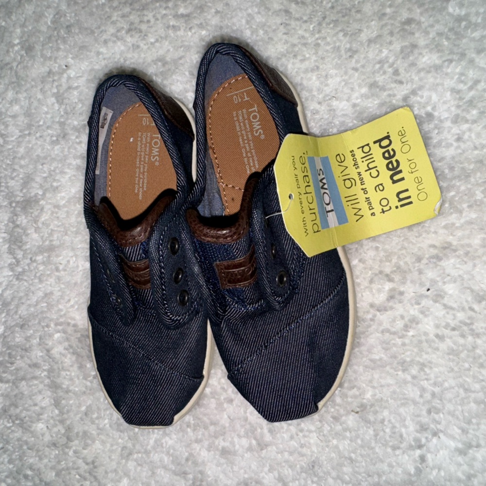 Toms Toddler Denim Shoe NWT size 10